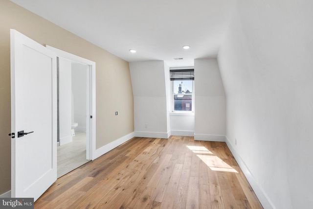 1933-5 SPRUCE ST, Philadelphia, PA 19103