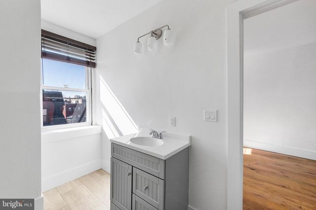1933-5 SPRUCE ST, Philadelphia, PA 19103