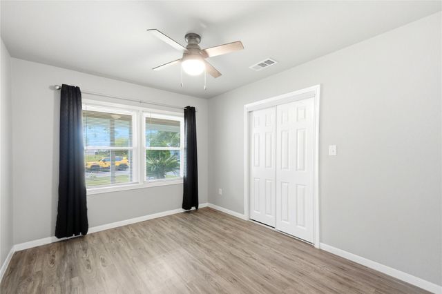1422 Wayside Drive, Texas City, TX 77590