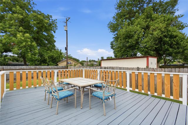 1422 Wayside Drive, Texas City, TX 77590