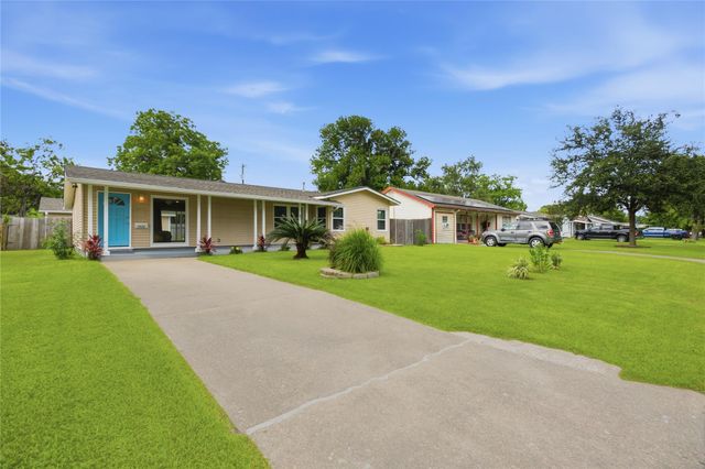 1422 Wayside Drive, Texas City, TX 77590