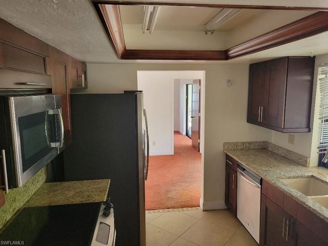 1030 SE 17th PL, Cape Coral, FL 33990
