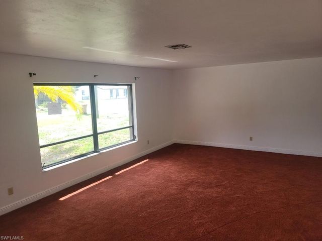 1030 SE 17th PL, Cape Coral, FL 33990