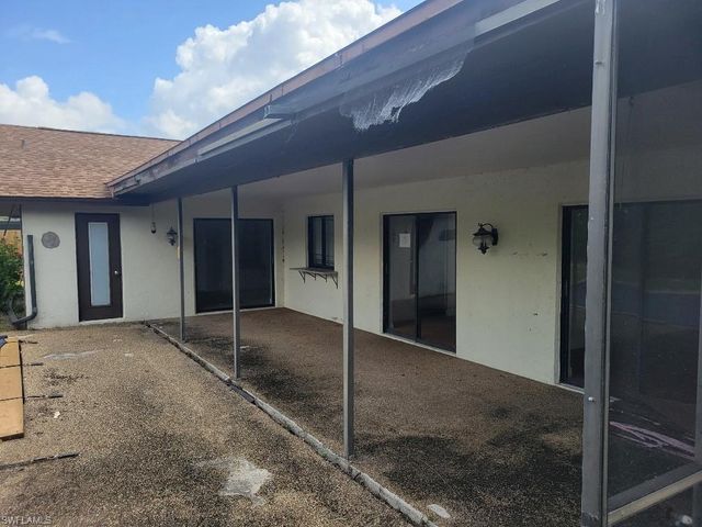 1030 SE 17th PL, Cape Coral, FL 33990