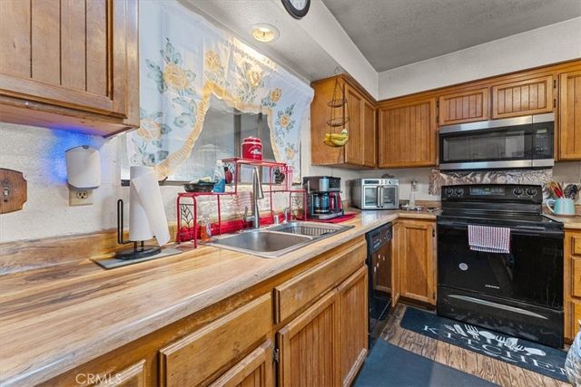 54 Moms, Oroville, CA 95965