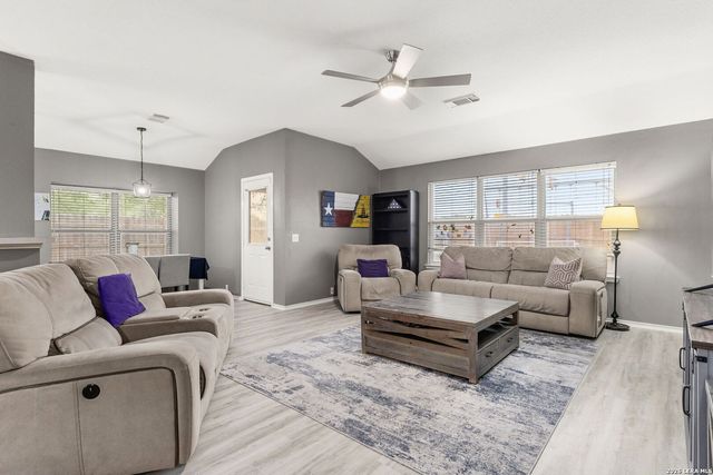 8203 Ellerston, Selma, TX 78154