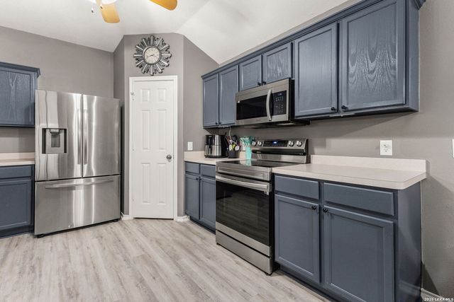 8203 Ellerston, Selma, TX 78154