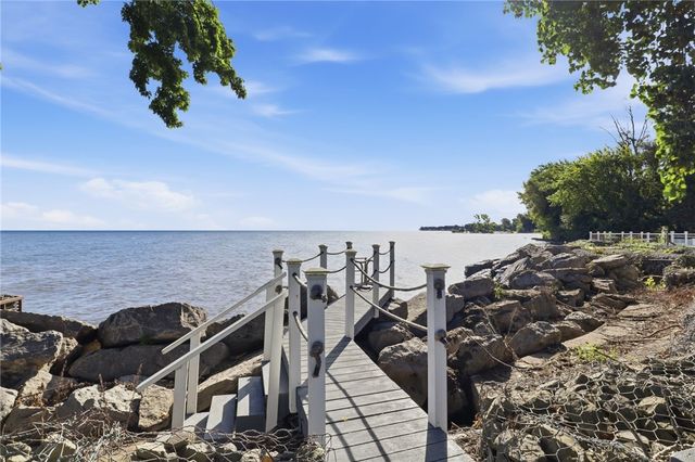 53 Lakeside Boulevard, Parma, NY 14468