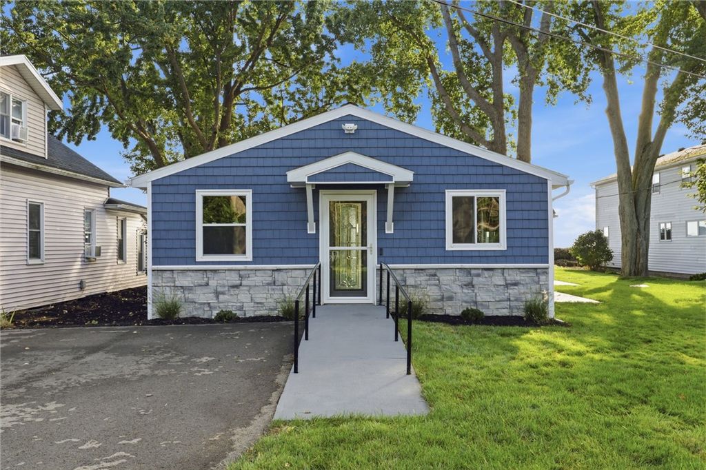 53 Lakeside Boulevard, Parma, NY 14468