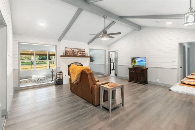 117 Golfview Drive, Hilltop Lakes, TX 77871