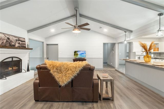 117 Golfview Drive, Hilltop Lakes, TX 77871