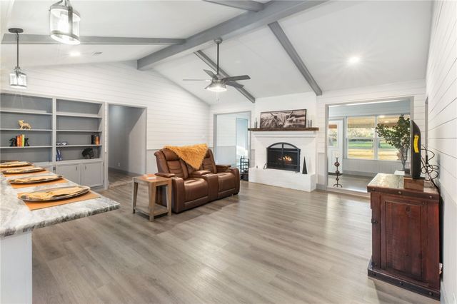 117 Golfview Drive, Hilltop Lakes, TX 77871