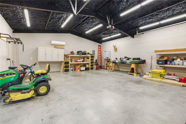 117 Golfview Drive, Hilltop Lakes, TX 77871