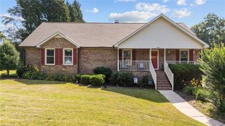 1941 Larkhill Drive, Kernersville, NC 27284