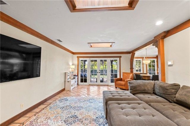 2293 Bonnie Brae, Claremont, CA 91711