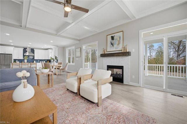 400 Octavia DR, Yorktown, VA 23693