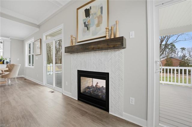 400 Octavia DR, Yorktown, VA 23693