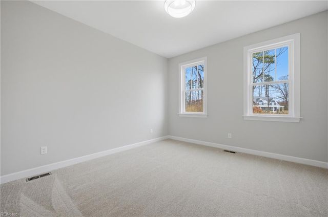 400 Octavia DR, Yorktown, VA 23693