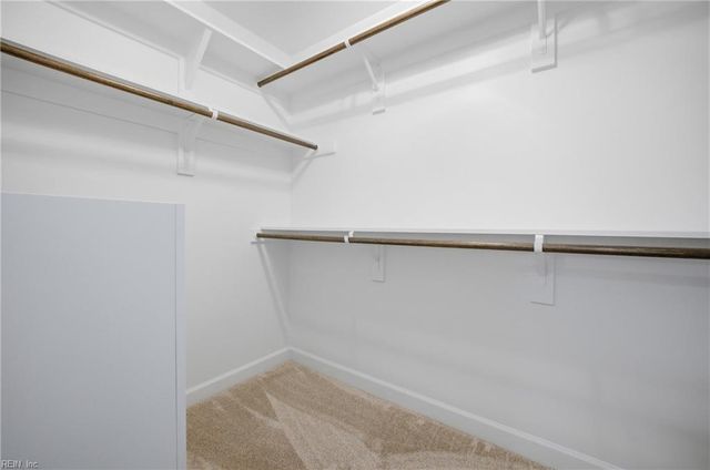 400 Octavia DR, Yorktown, VA 23693