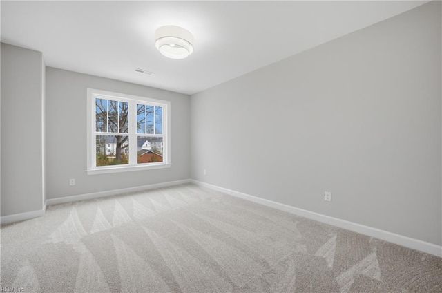 400 Octavia DR, Yorktown, VA 23693