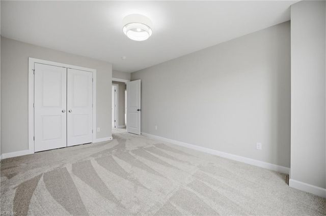 400 Octavia DR, Yorktown, VA 23693