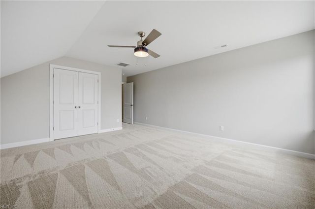 400 Octavia DR, Yorktown, VA 23693