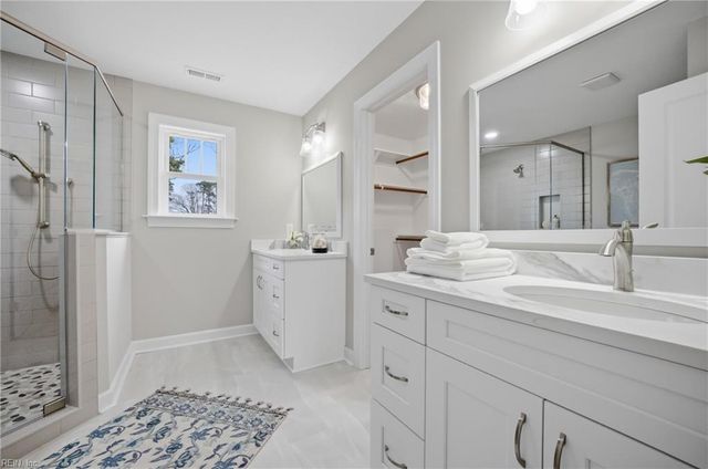 400 Octavia DR, Yorktown, VA 23693