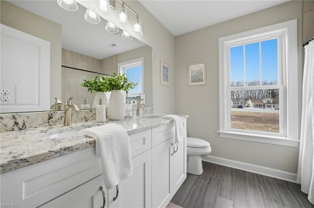 400 Octavia DR, Yorktown, VA 23693