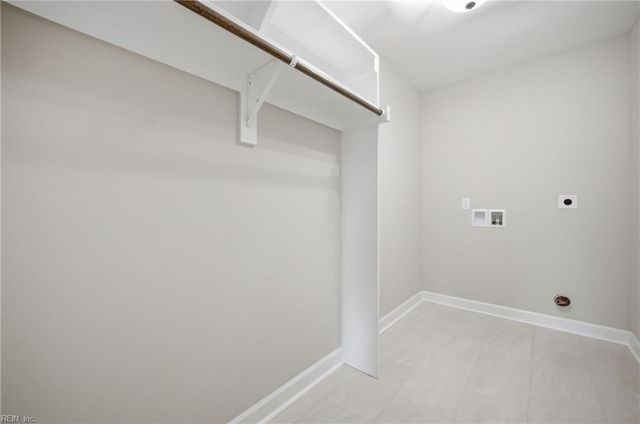 400 Octavia DR, Yorktown, VA 23693