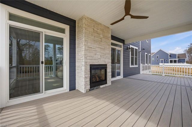 400 Octavia DR, Yorktown, VA 23693