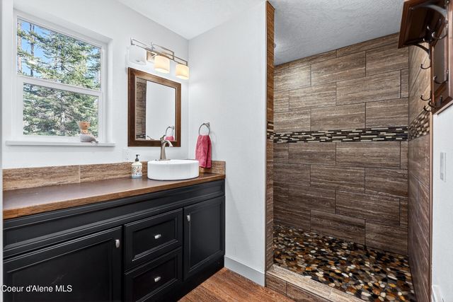 676 S Rena RD, Oldtown, ID 83822