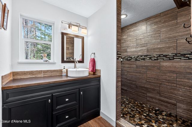 676 S Rena RD, Oldtown, ID 83822