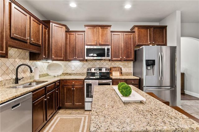 1114 Mcmurray Place W, Mobile, AL 36609