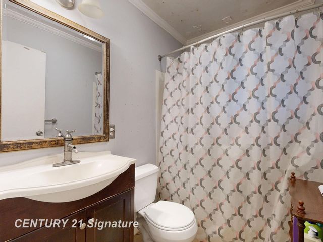 433 Crestview Street, Flushing, MI 48433