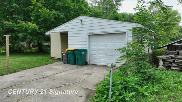 433 Crestview Street, Flushing, MI 48433