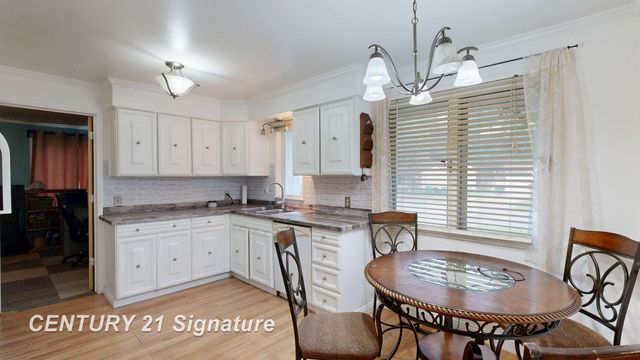 433 Crestview Street, Flushing, MI 48433