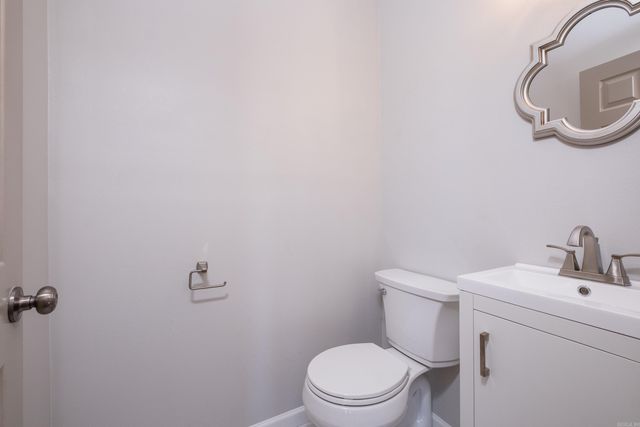 5 Fairway Woods Circle, Maumelle, AR 72113