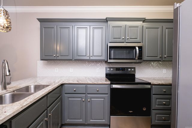 5 Fairway Woods Circle, Maumelle, AR 72113