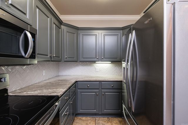 5 Fairway Woods Circle, Maumelle, AR 72113