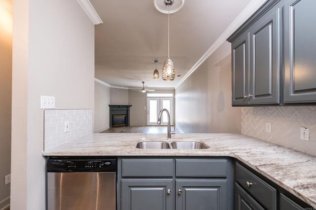 5 Fairway Woods Circle, Maumelle, AR 72113