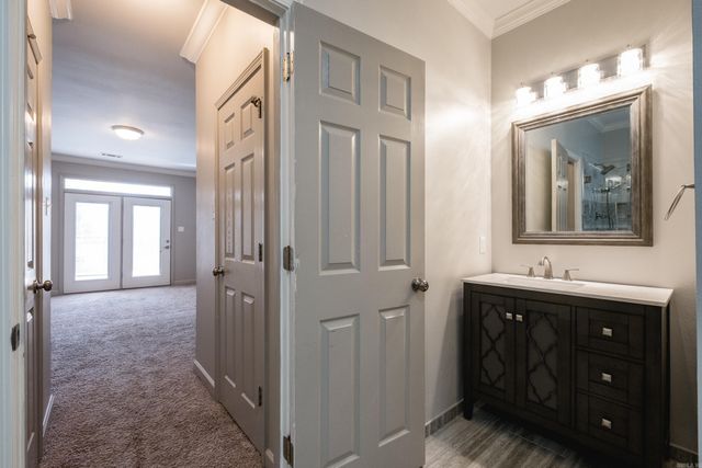 5 Fairway Woods Circle, Maumelle, AR 72113