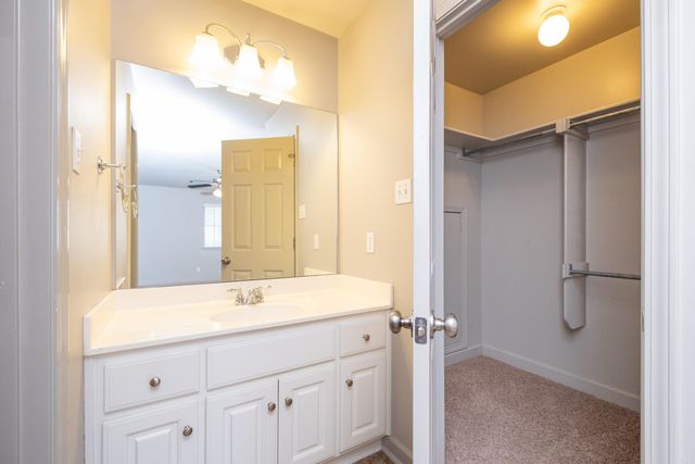 5 Fairway Woods Circle, Maumelle, AR 72113