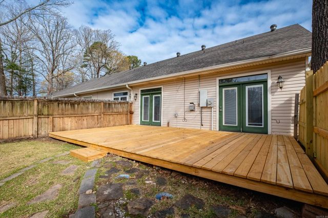 5 Fairway Woods Circle, Maumelle, AR 72113