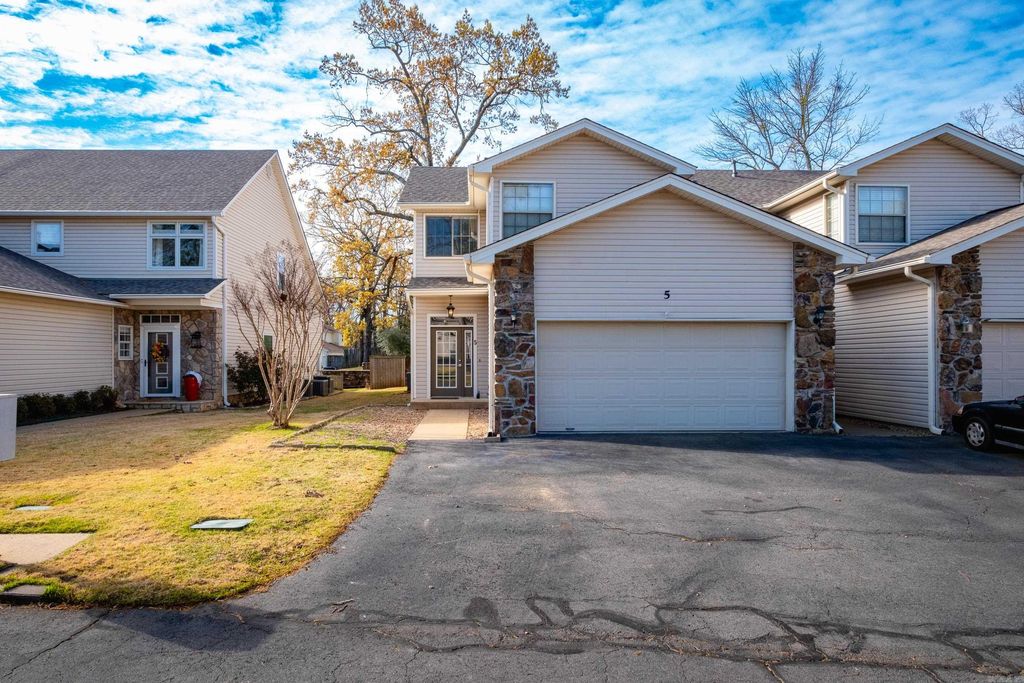 5 Fairway Woods Circle, Maumelle, AR 72113