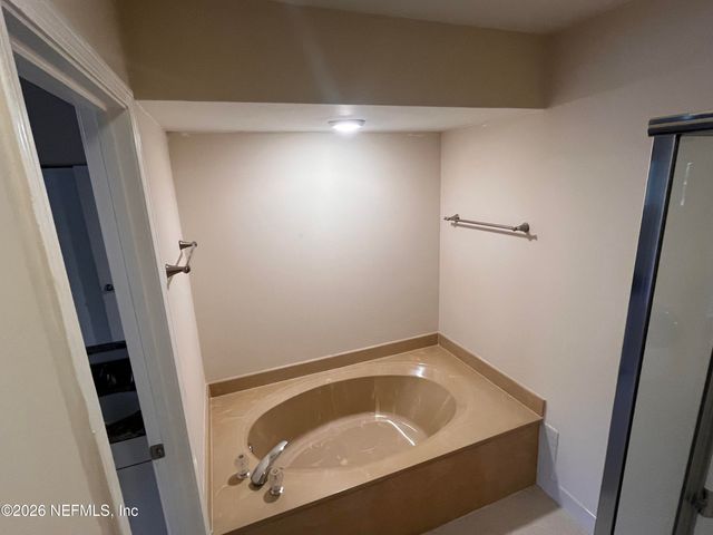 3820 LAVISTA Circle 113, Jacksonville, FL 32217