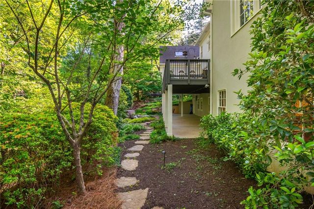 3 Powers Chase Circle, Atlanta, GA 30327