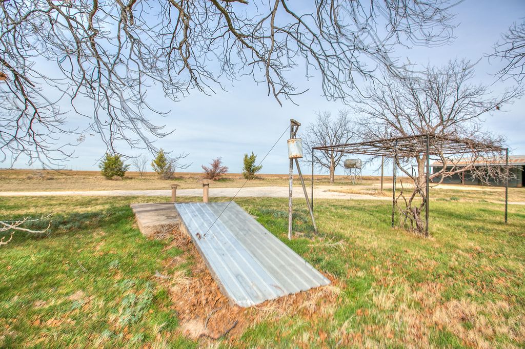 Image 10 of property listing at 17342 Farm To Market 1929, Miles, TX 76861