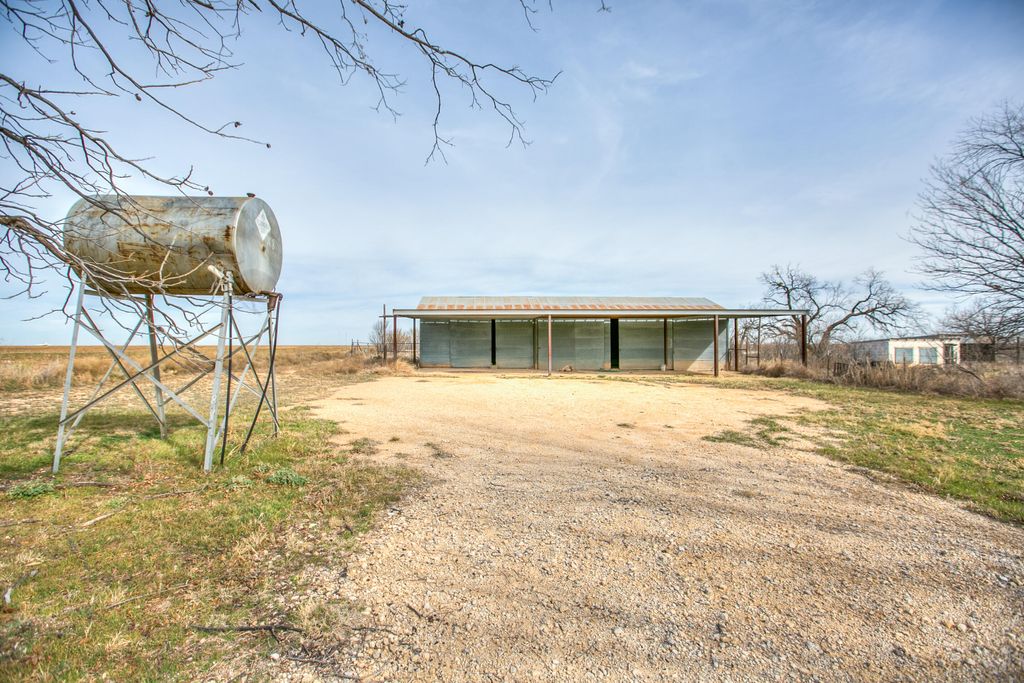 Image 13 of property listing at 17342 Farm To Market 1929, Miles, TX 76861