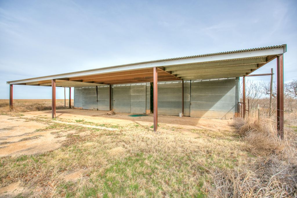 Image 14 of property listing at 17342 Farm To Market 1929, Miles, TX 76861