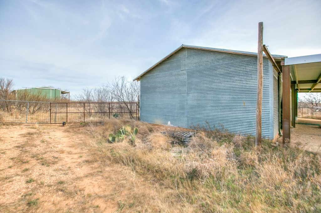 Image 17 of property listing at 17342 Farm To Market 1929, Miles, TX 76861
